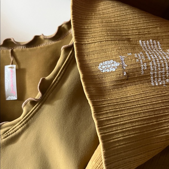 Free People Workout Set - Picture 3 of 3